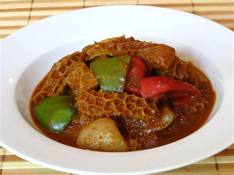 Duck Soup Easy: Curry Tomato Beef Tripe (咖哩番茄牛柏葉, Gaa3 Lei1 Faan1 Ke4 Ngau4 Paak3 Jip6)