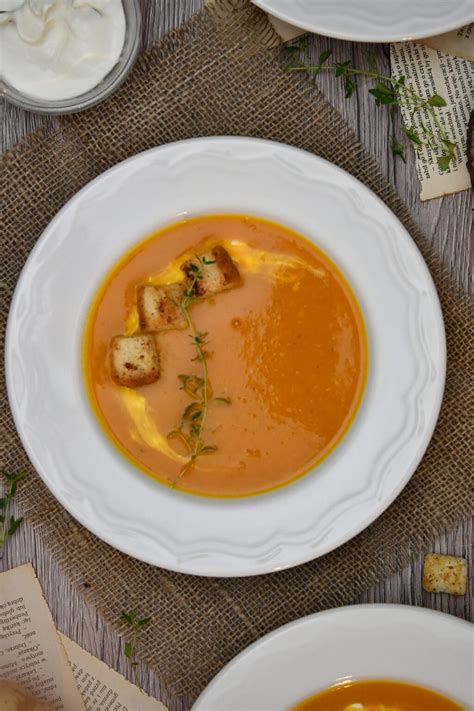 Pumpkin Soup with Garlic Croutons | Klysa