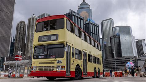 Hong Kong Pilots Restore a Memory on Wheels: A Vintage Double-Decker Bus - The New York Times