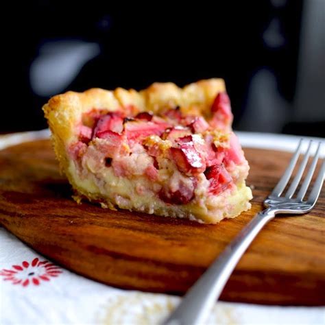 Easy Strawberry Rhubarb Custard Pie - Maria's Kitchen