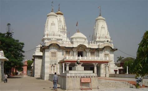 10 Most famous temples in Uttar Pradesh You Should Visit