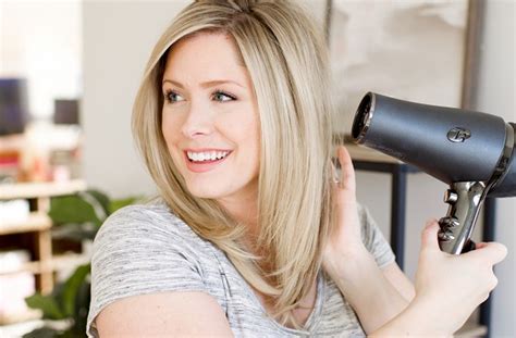 Specifications to Consider while purchasing a Curly Hair Dryer