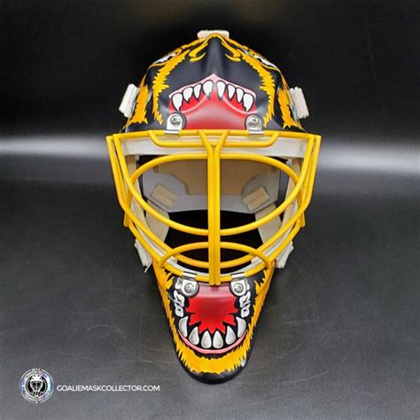 Linus Ullmark Goalie Mask Unsigned 2022-2023 Boston Winter Classic ...