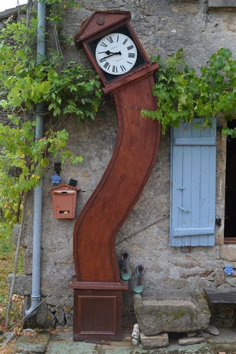 Experience the Stylish Design of Garden Clocks - Decorative Outdoor Lighting