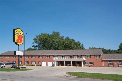 SUPER 8 BY WYNDHAM SHELDON - Updated 2024 Prices & Motel Reviews (Iowa)