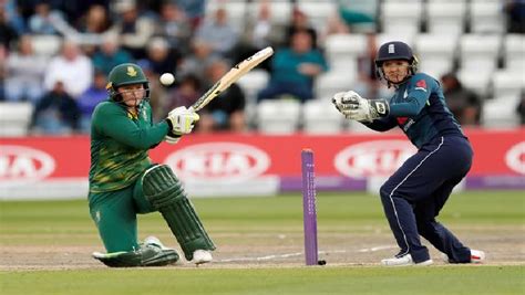 SA Women's cricket squad clinch 3rd ODI against India - SABC News ...