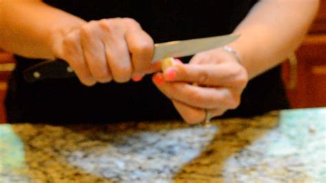 Cooking Technique: Finely Mincing Garlic