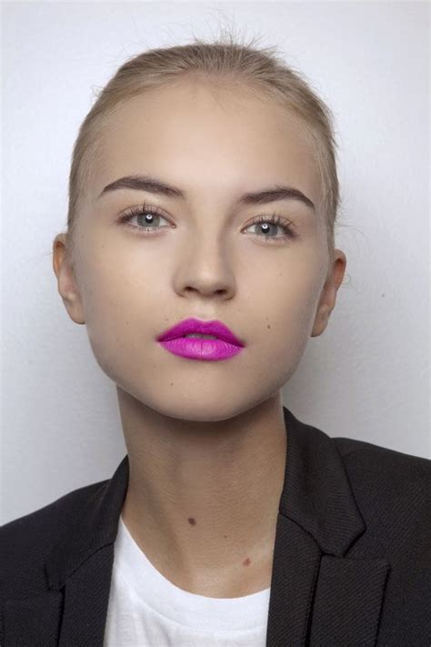 Pink Lipstick: What to Pair With the Popular Lip Color | Bright lips ...