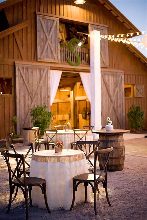 18 Romantic Barn Wedding Decorations See more: http://www.weddingforward.com/barn… | Barn ...