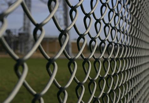 Best Alternatives to a Chain Link Fence | Aluminum Fences Direct