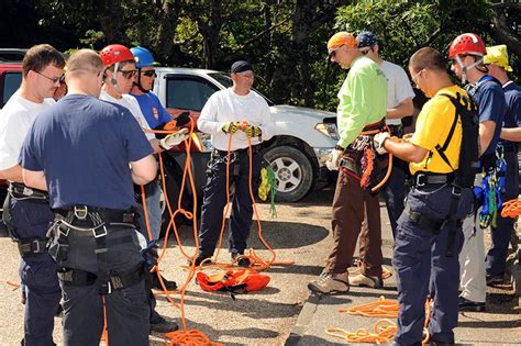 Area Fire & Rescue Squads Practice Mountain Rescues : 7.9.09 | Blue ...