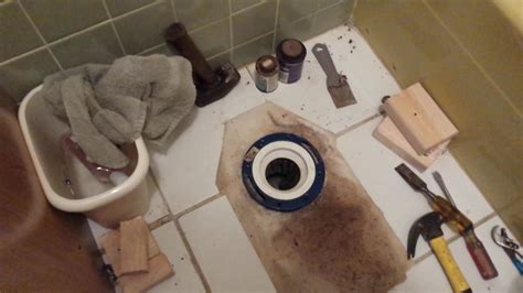 Leaky Toilet Repair - YouTube