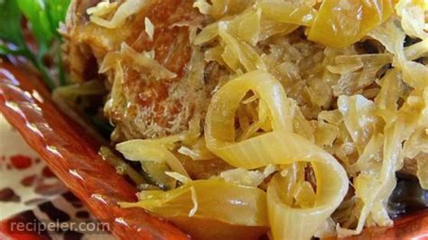 Slow Cooker Pork and Sauerkraut with Apples