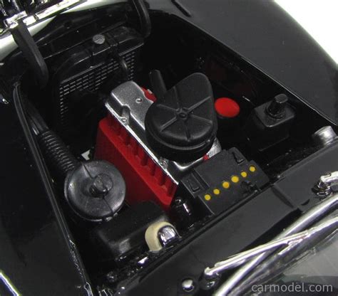 REVELL 08479 Scale 1/18 | VOLVO PV544 1958 - RED INTERIOR BLACK