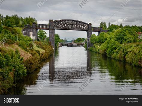 Thelwall Viaduct Steel Image & Photo (Free Trial) | Bigstock