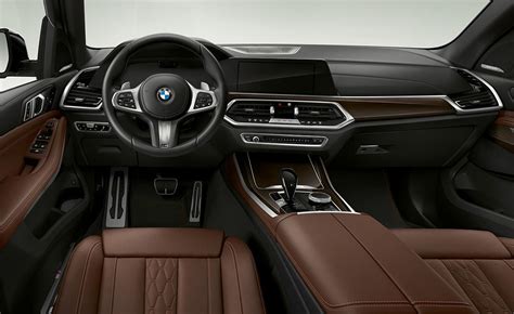 The 2021 BMW X5 xDrive45e iPerformance has more electric range, same ...