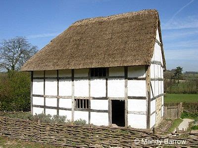 Characteristics of Tudor housesTudor houses have steeply pitched roof covered with clay or stone ...