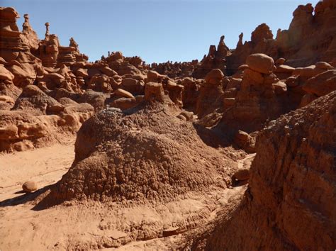 Hiking in Goblin Valley | Utah State Parks