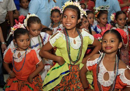 Nicaragua People and Culture | Local people in traditional costumes ...