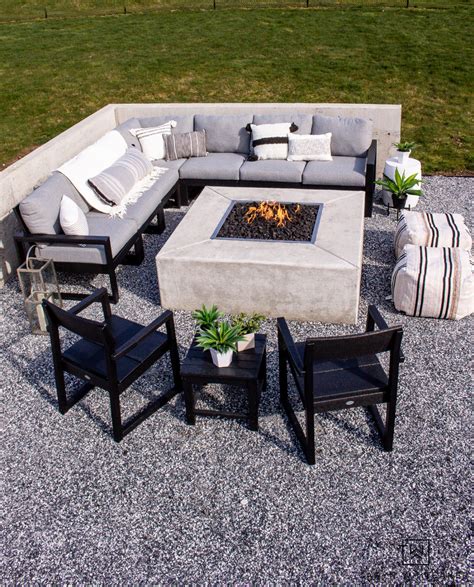 Modern Outdoor Fire Pit Seating Area - Taryn Whiteaker Designs