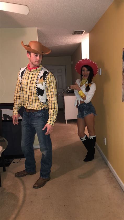 Woody & Jessie. Toy story. Halloween costume | Cute couple halloween costumes, Cool couple ...