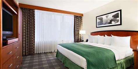 Embassy Suites Chicago Downtown Magnificent Mile | Travelzoo