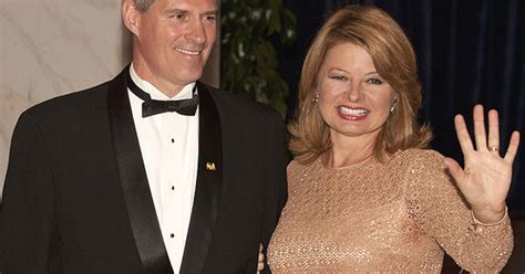 Scott Brown Airing New Ads Featuring Wife Gail Huff - CBS Boston