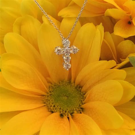 Beautiful white gold diamond cross necklace! | Diamond cross necklace gold, Fashion jewelry, Diamond
