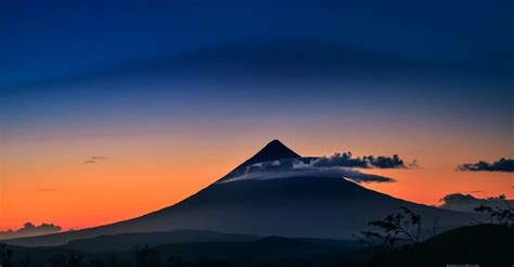 Mayon Volcano | Old photos, Volcano, Sunset