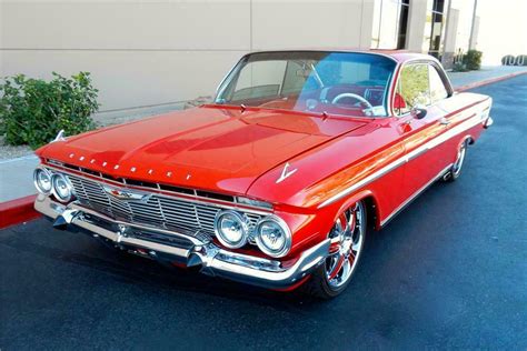 1961 CHEVROLET IMPALA CUSTOM 2 DOOR COUPE