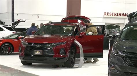 Milwaukee Car Show welcomes enthusiasts after year off | FOX6 Milwaukee