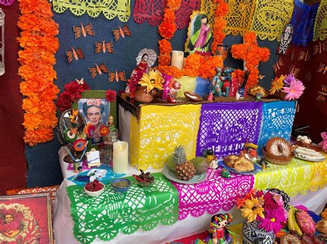 La ULL participa en la celebración del Día de los Muertos en La Laguna con un altar de tradición ...