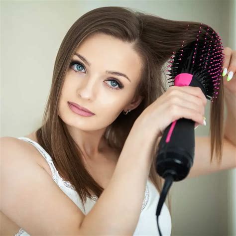 How to Clean Your Electric Curling Brush the Right Way