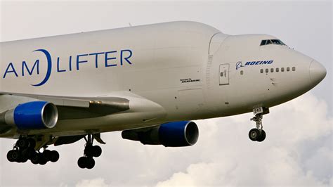 Download Dreamlifter Boeing Airplane Vehicle Boeing 747 Dreamlifter HD Wallpaper