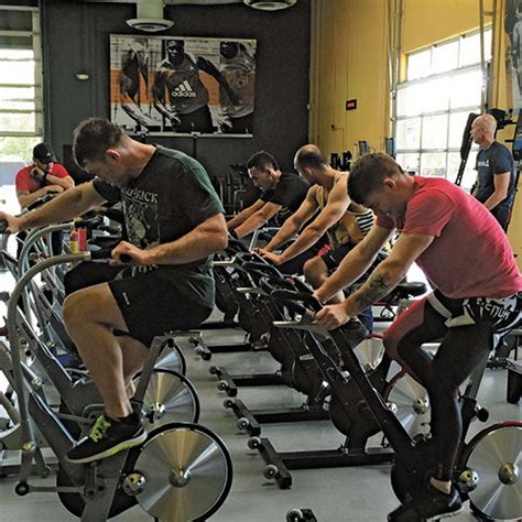 Honolulu Street Pulse » UFC fighters get a lesson in training