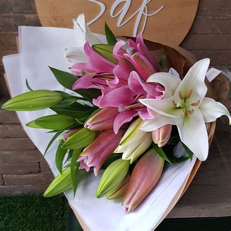 Oriental Lily Bouquet - Samuel Art Flower - Flower Delivery Brisbane