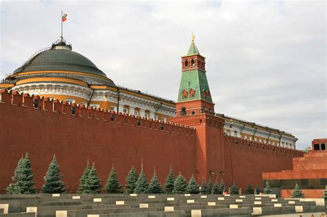 The Kremlin Wall from Red Square, Moscow. | Архитектура, Городской пейзаж, Город