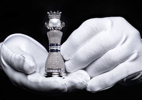 The Perl Royale - World's Most Expensive Chess Set (with diamonds and ...