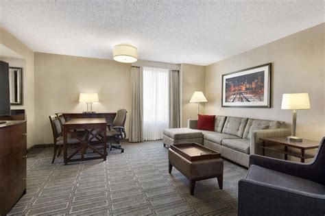 Embassy Suites Chicago Lombard Oak Brook Hotel in Lombard (IL) - Room ...