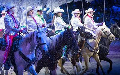 Christmas at Dolly Parton's Stampede - PigeonForge.com