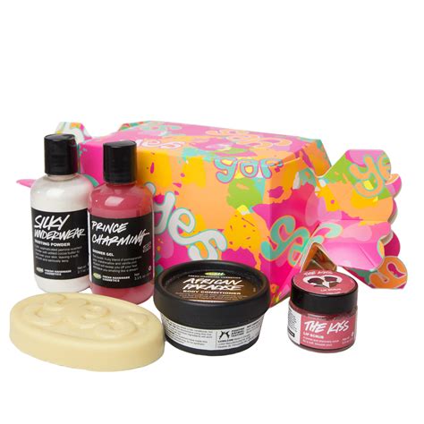 Yes Gift | Valentine's Day | LUSH | Lush gift set, Lush products, Handmade cosmetics