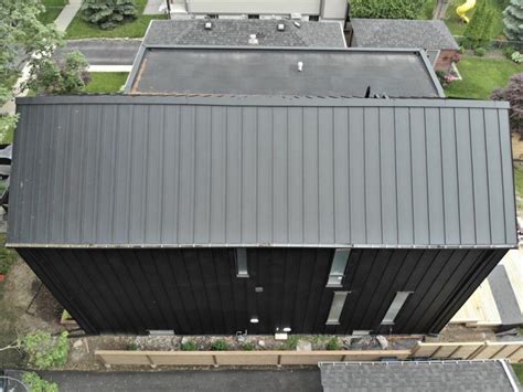 Houses with black metal roofs - Metal Roof Experts in Ontario, Toronto ...