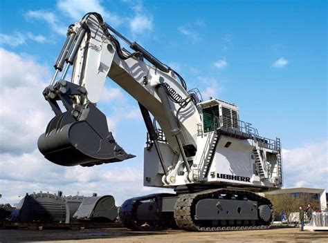 Huge excavators | Excavator buckets, Heavy construction equipment, Construction vehicles