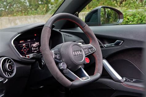 Audi TTRS 2018 Wheel editorial photo. Image of display - 129861761