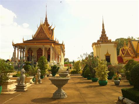 5-five-5: Silver Pagoda (Phnom Penh - Cambodia)