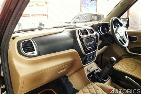 2017 Mahindra TUV300 T10 Interior | AUTOBICS