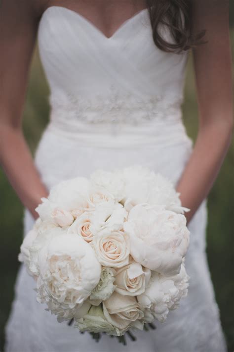 Peonies and roses bridal bouquet | Boda