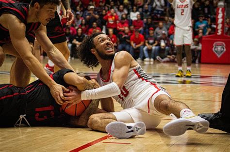 Men's basketball: Lobos win season opener 89-81 - The Daily Lobo