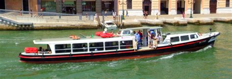 Murano island vaporetto (water bus, ferry). All info, lines, tickets ...