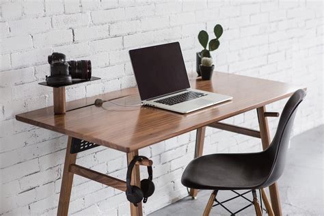 5 Work desks for your productivity (best office gadgets 2019)